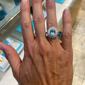 Stunning Aquamarine and Diamond 14k white gold ring size 7